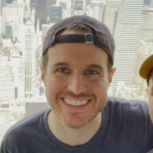 Xem hồ sơ của Donovan McMurray
