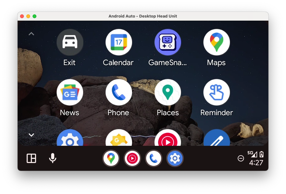 Places 앱을 포함하여 앱 그리드를 보여주는 Android Auto 런처