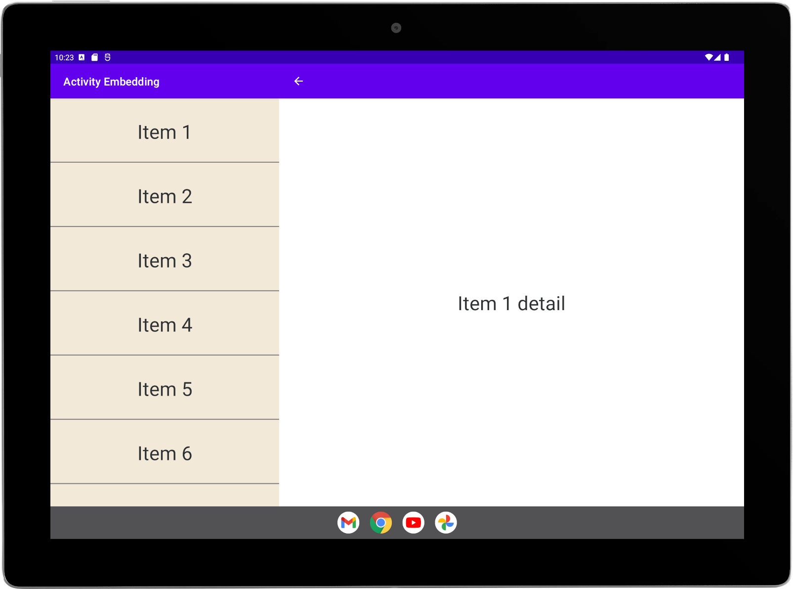 Tablet grande con la app de ejemplo ejecutándose en orientación horizontal. Actividades de lista y detalles en un diseño de lista-detalles.