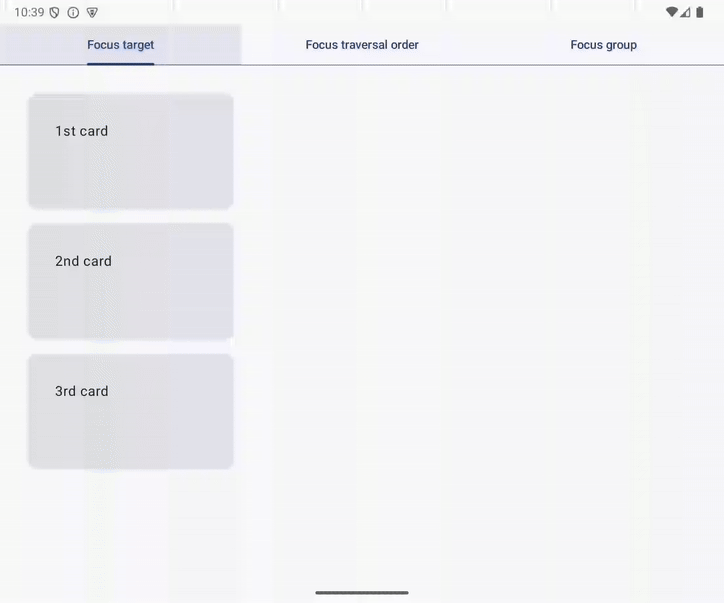 O arquivo de animação em GIF mostra como o foco do teclado se move pelos elementos da interface. Ele passa pelas três guias e, em seguida, o foco é direcionado ao primeiro card.