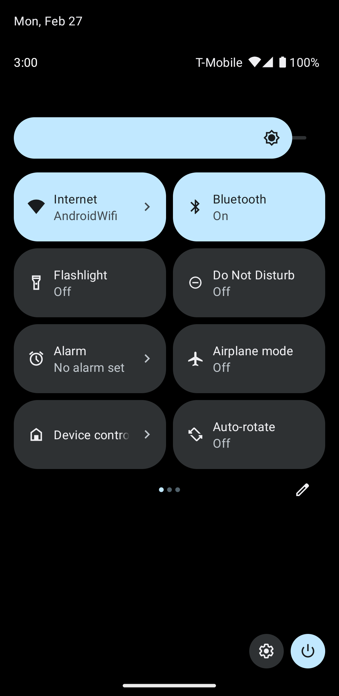 デバイスのコントロールのシステム UI を示す画像