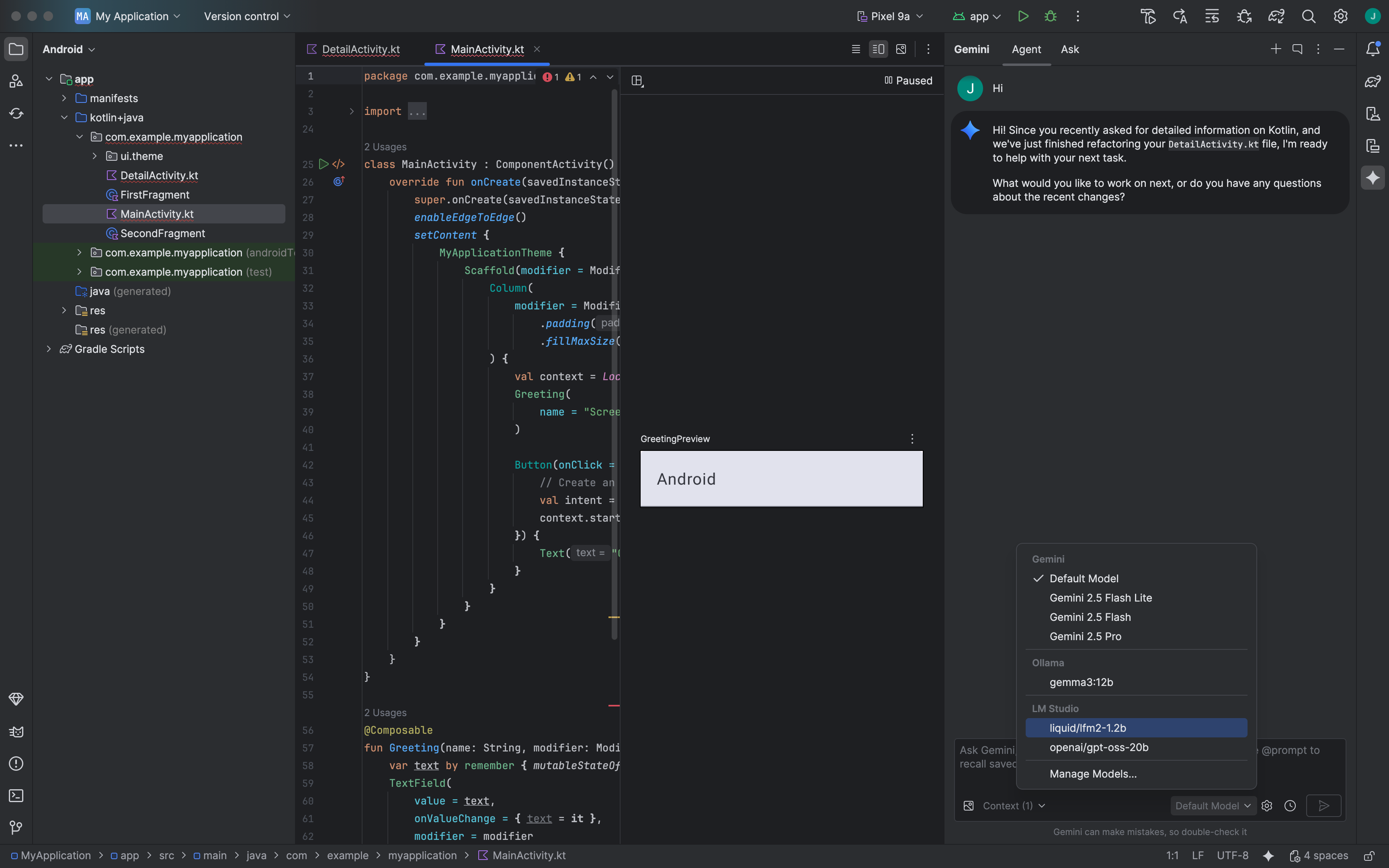 Ventana de chat de Gemini en Android Studio que muestra el selector de modelos con opciones para Gemini y un LLM local.