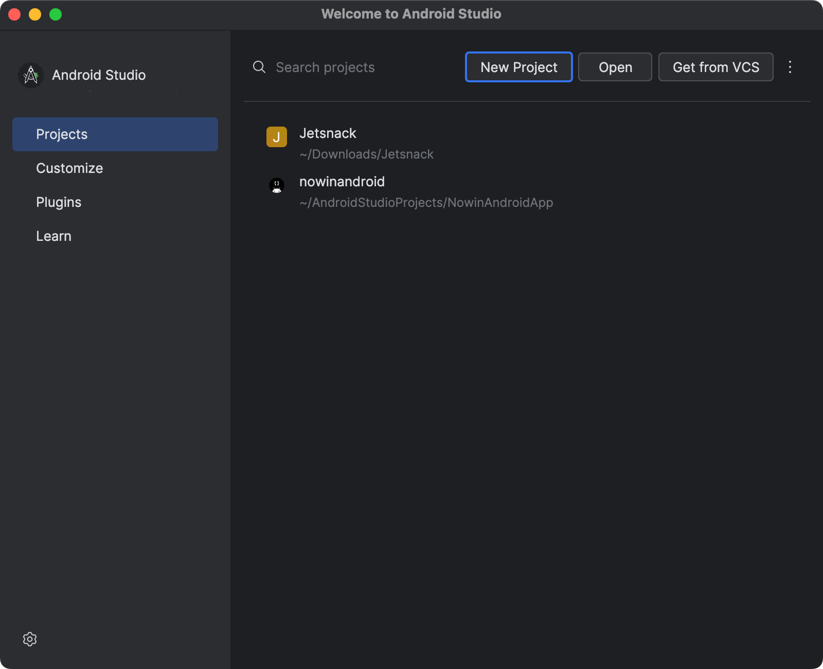 Экран «Добро пожаловать в Android Studio», на котором расположены кнопки «Новый проект», «Открыть» и «Клонировать репозиторий».