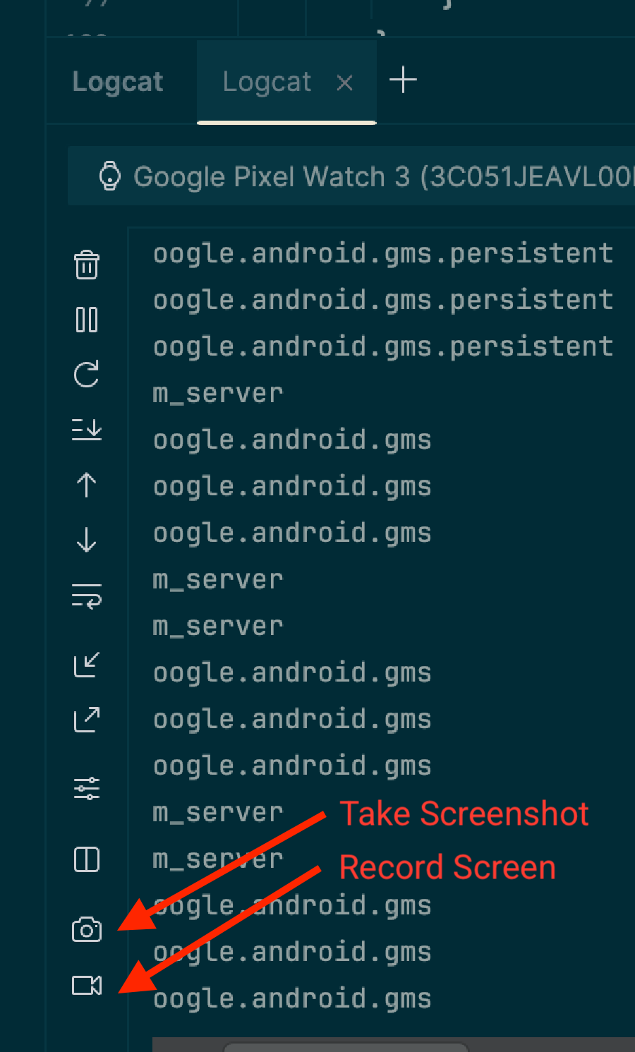 Das Fenster „Android Logcat Devices“ mit Pfeilen, die auf die Schaltflächen für Screenshots und Bildschirmaufzeichnungen zeigen.