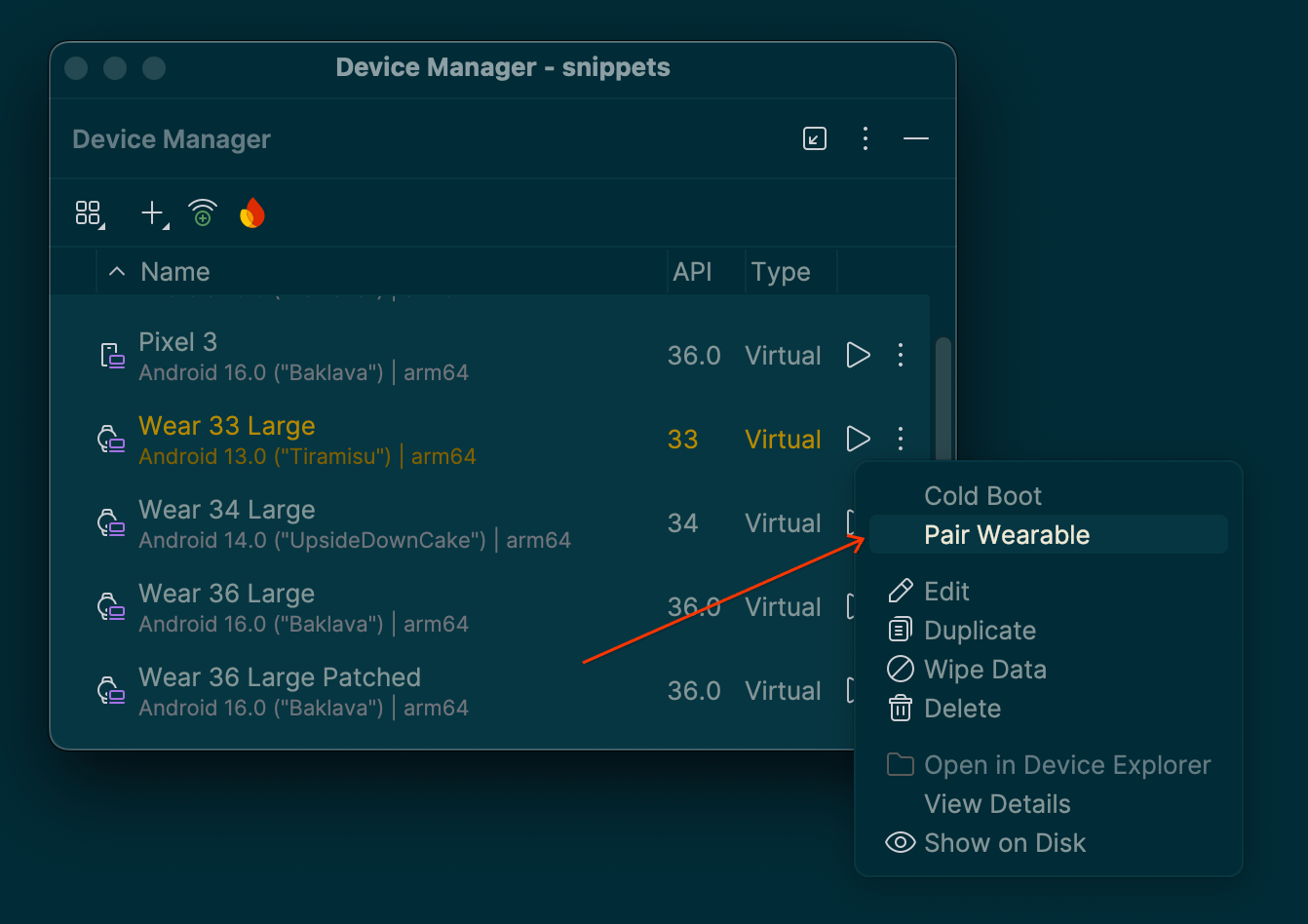 Toque no ícone do menu flutuante ao lado de um dispositivo que você quer parear e selecione "Parear wearable".